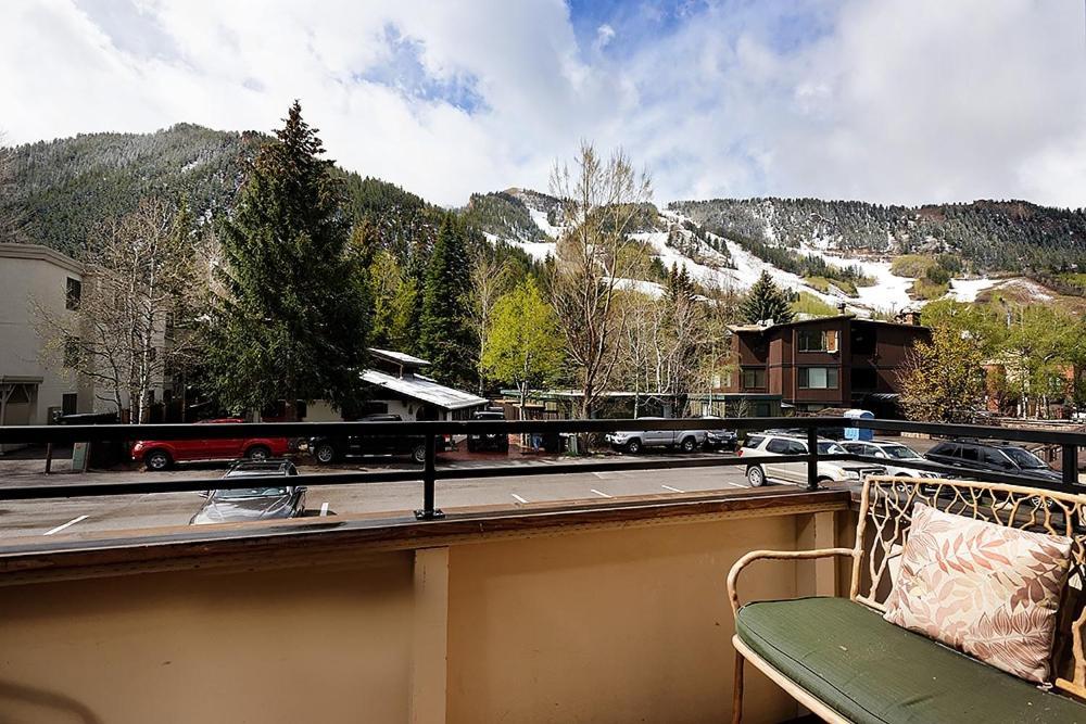 Holiday home Townhouse East Unit 4, Townhouse In Downtown With Private Balcony *