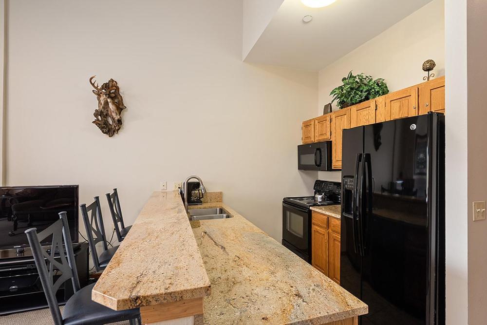 Holiday home Chamonix 37, Snowmass Ski-in/ski-out W/shared Hot Tub & Pool/private Washer/dryer/wifi *