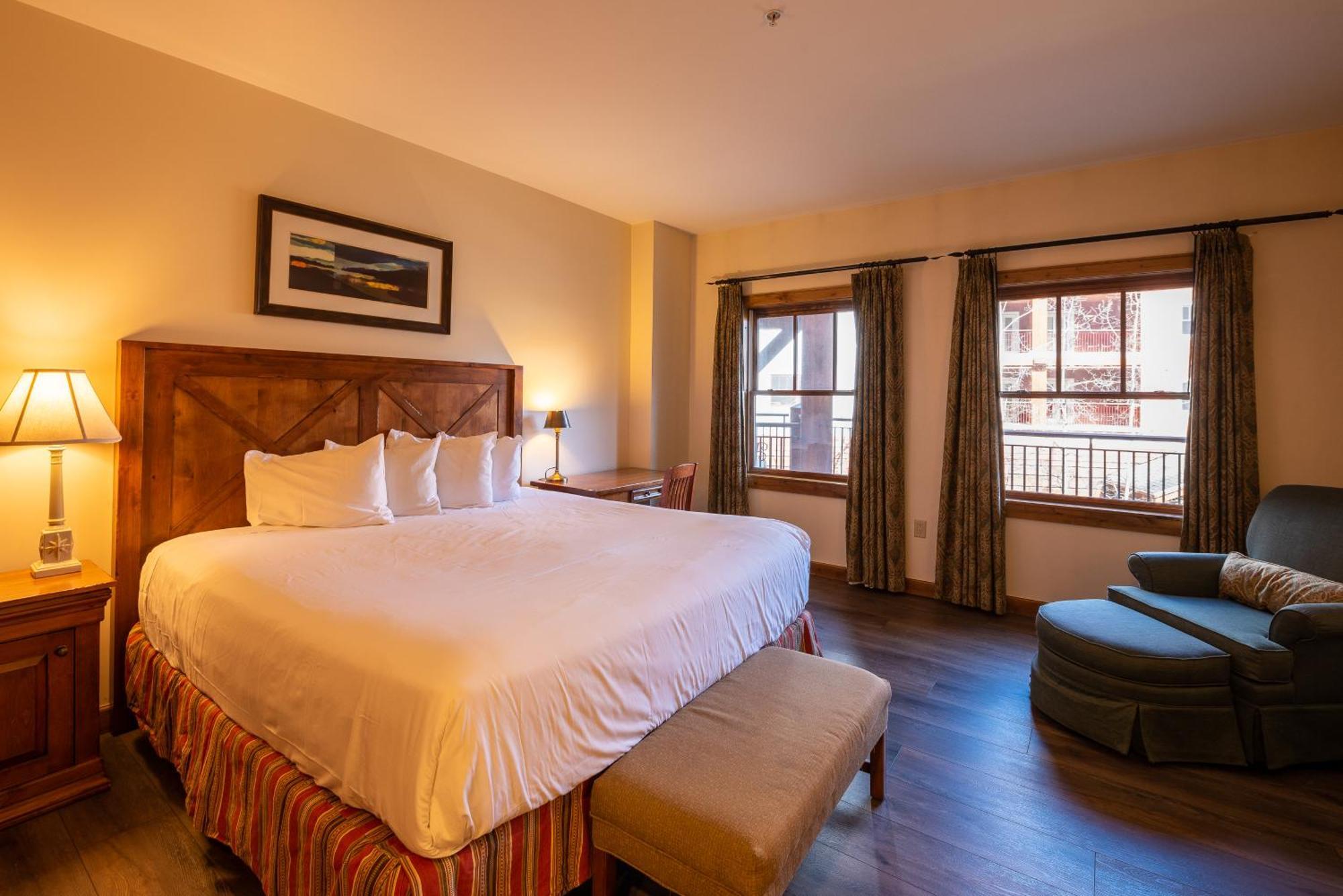 Resort The At Mountaineer Square