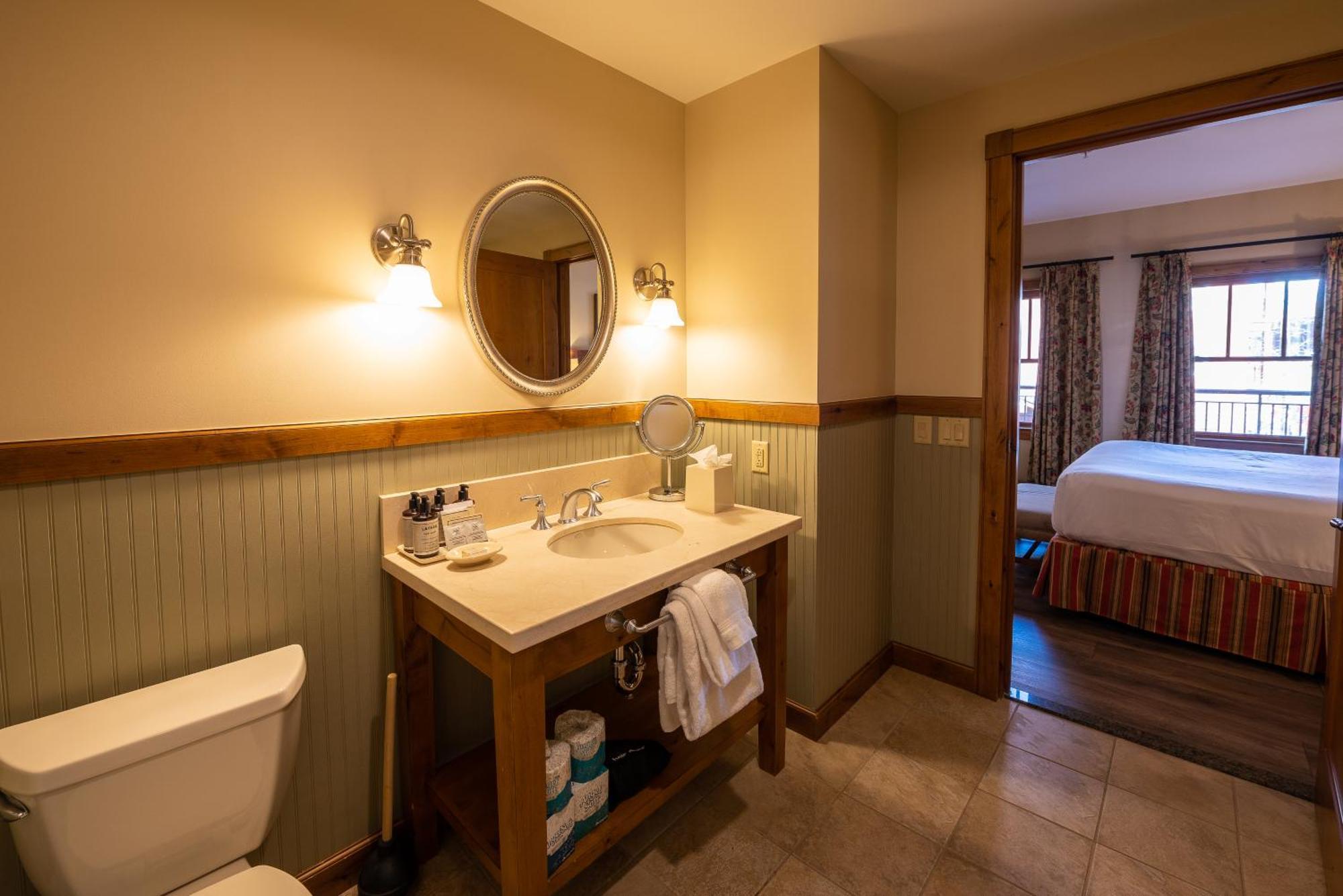 The At Mountaineer Square Resort