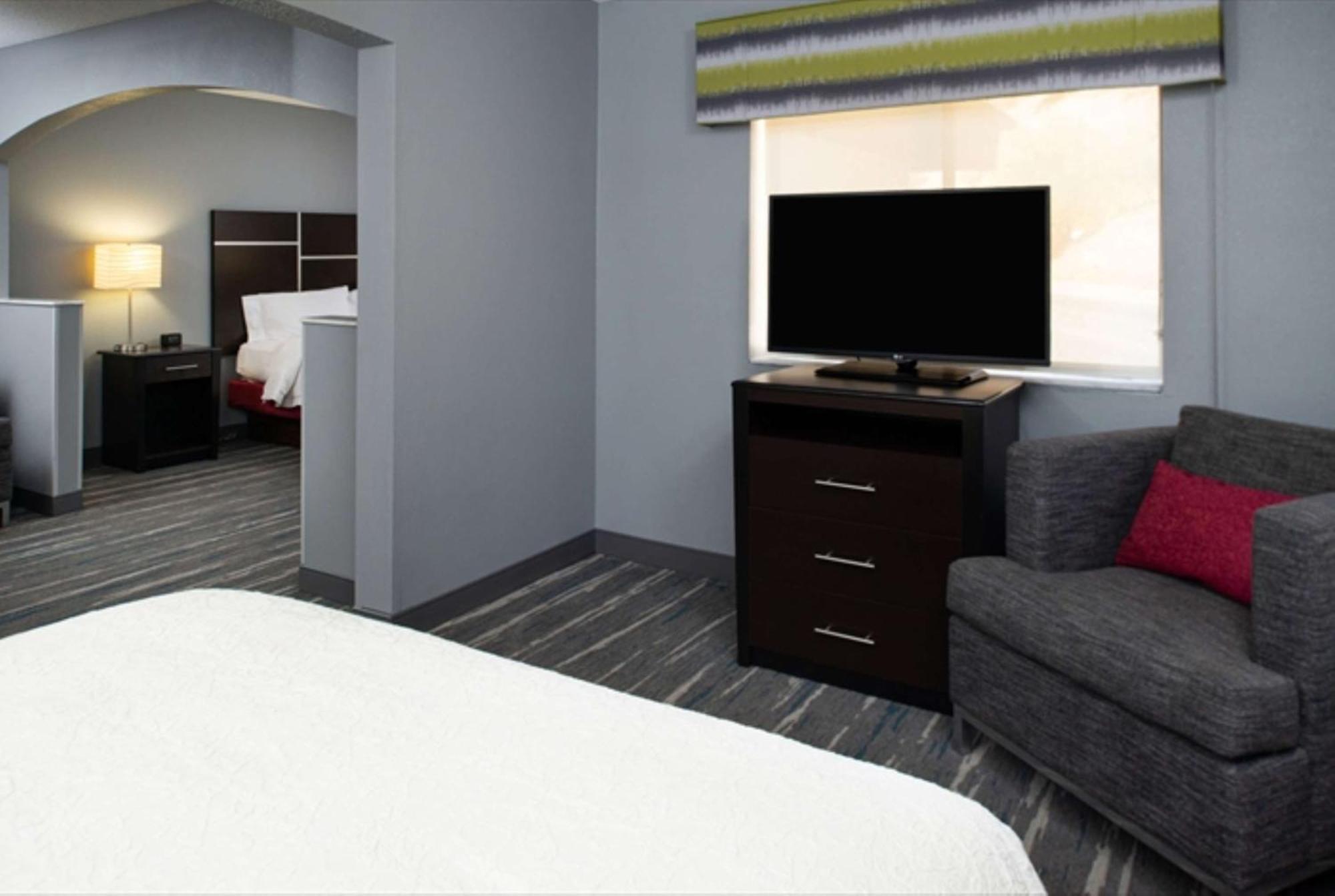 Hotel Hampton 3*