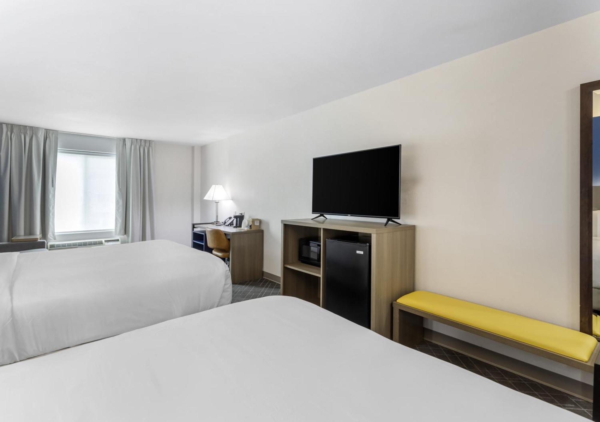 Hotel Comfort & On The River 3*
