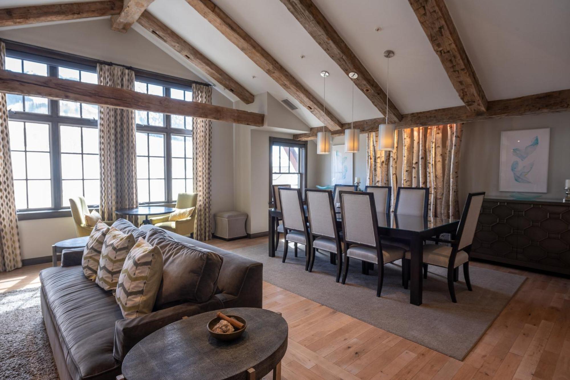 The At Mountaineer Square Resort 4*