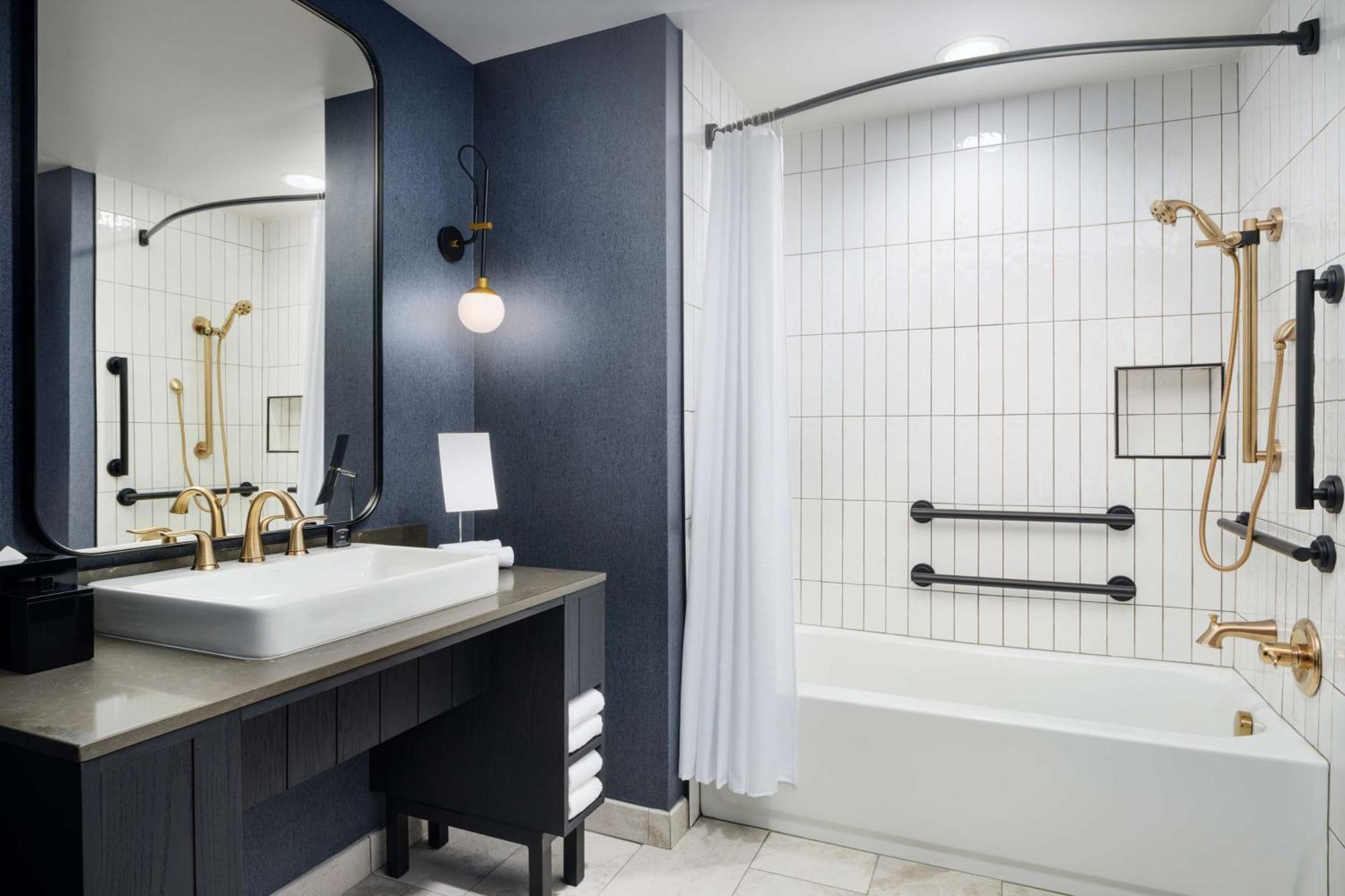 The Hoffmann Aspen Tapestry Collection Hilton 3* Basalt