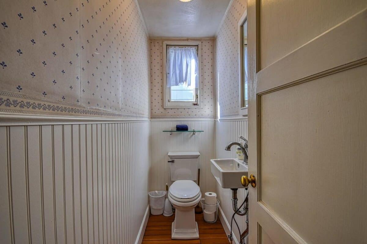 Alpine Retreat Beautiful Victorian 4bd *