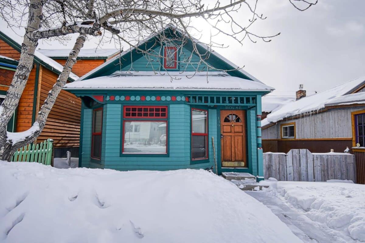 Hen House A Cozy Victorian Escape *