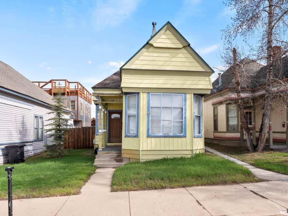 The Zinnia Victorian Charm With Mountain Views