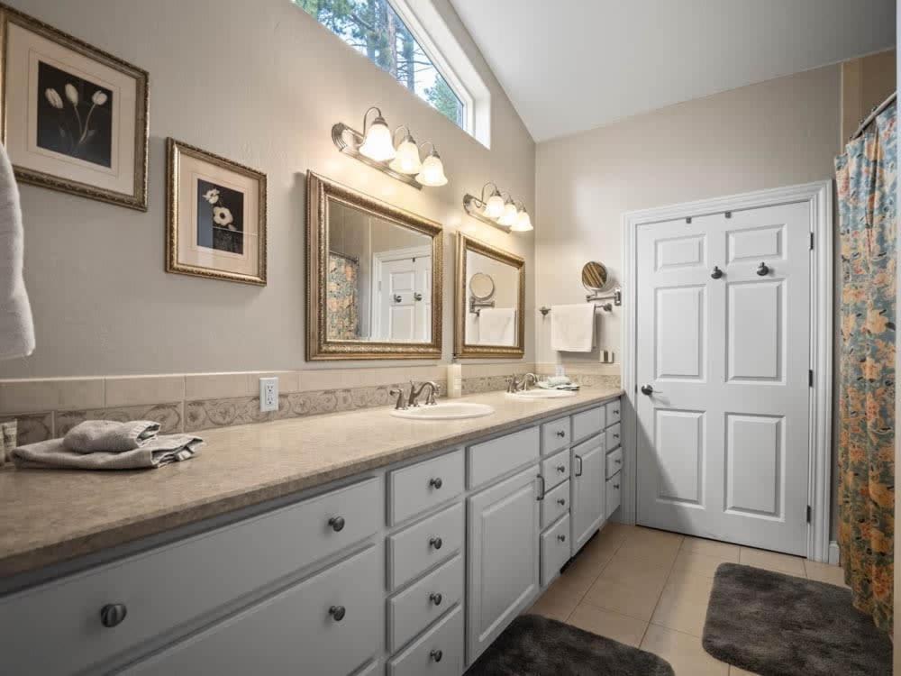New Listing Peaceful 4bd In The Woods *