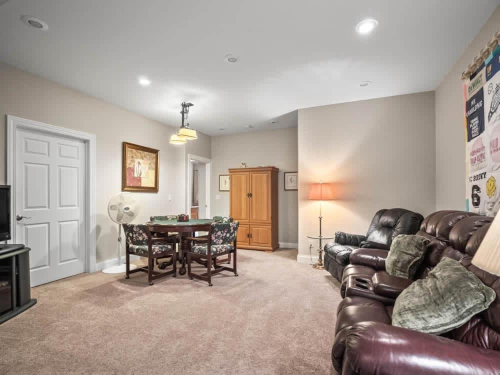 New Listing Peaceful 4bd In The Woods