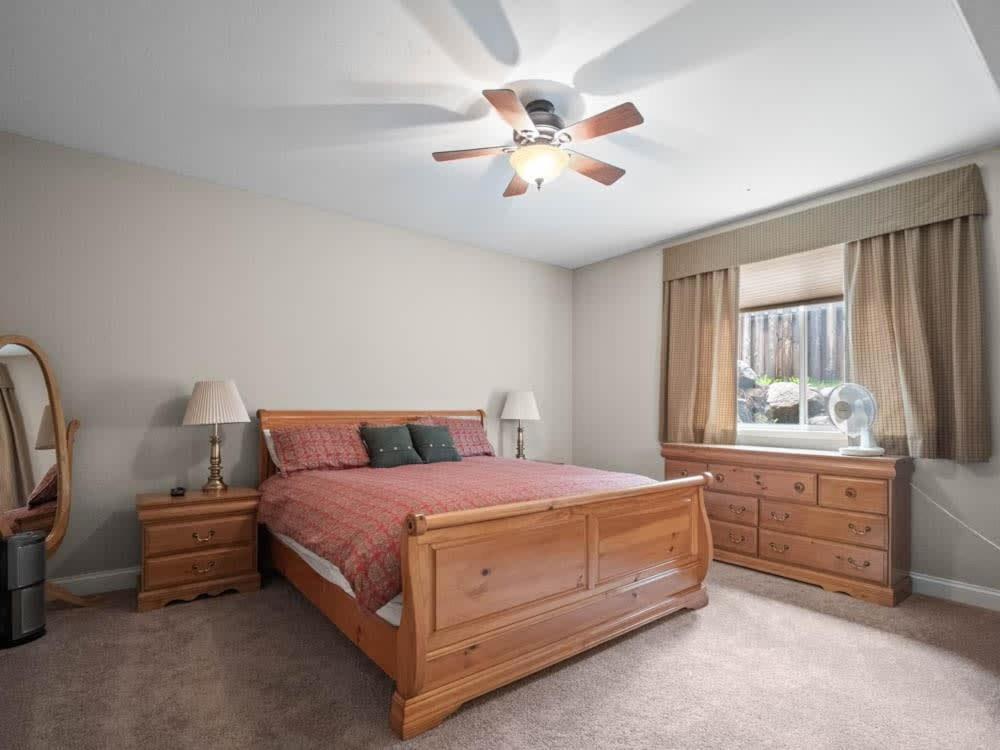 New Listing Peaceful 4bd In The Woods *