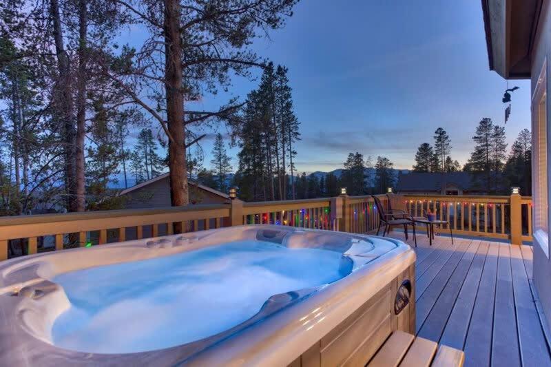 Holiday home New Listing - Doc's Place - Beautiful Hot Tub Views