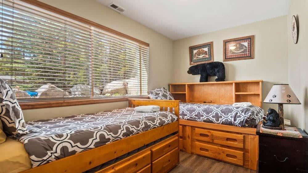 Holiday home New Listing - Doc's Place - Beautiful Hot Tub Views
