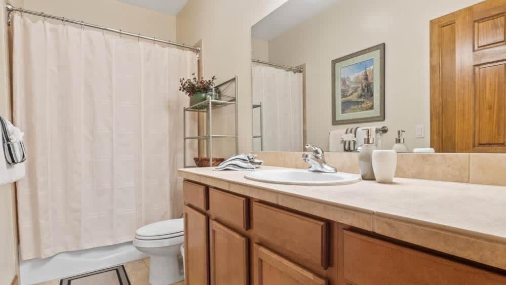 Holiday home New Listing - Doc's Place - Beautiful Hot Tub Views