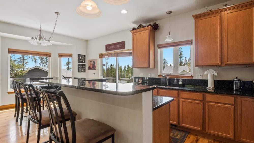 New Listing - Doc's Place - Beautiful Hot Tub Views Holiday home Leadville