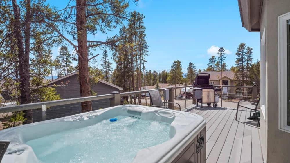 New Listing - Doc's Place - Beautiful Hot Tub Views Holiday home *