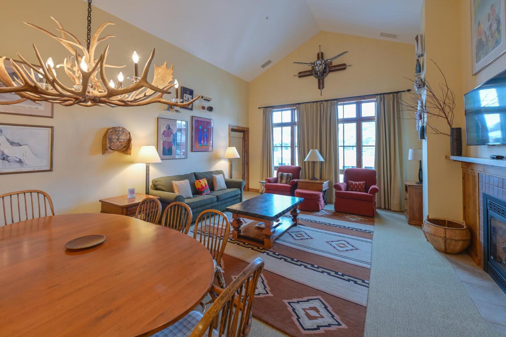 Resort The At Mountaineer Square