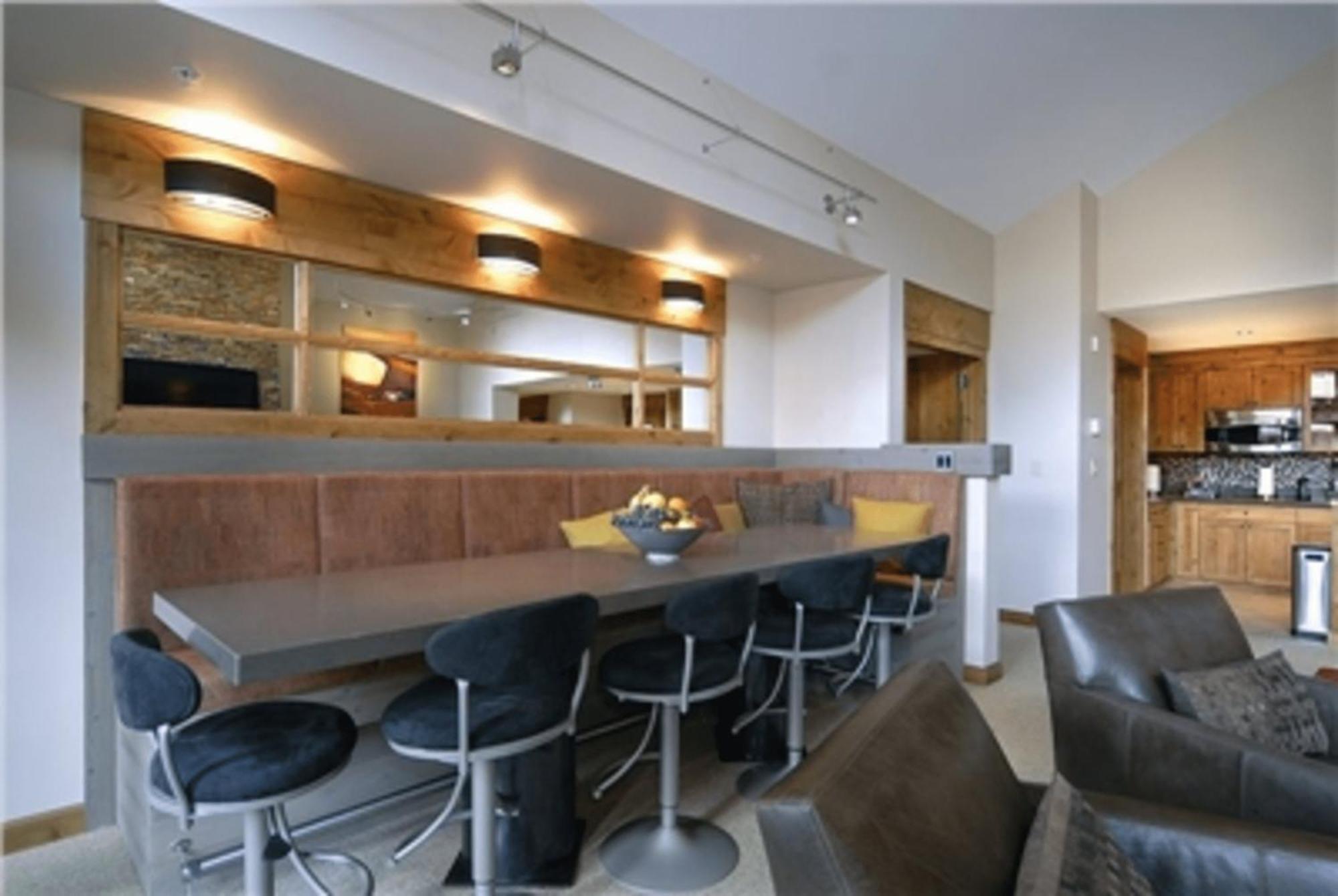 The At Mountaineer Square Resort 4*