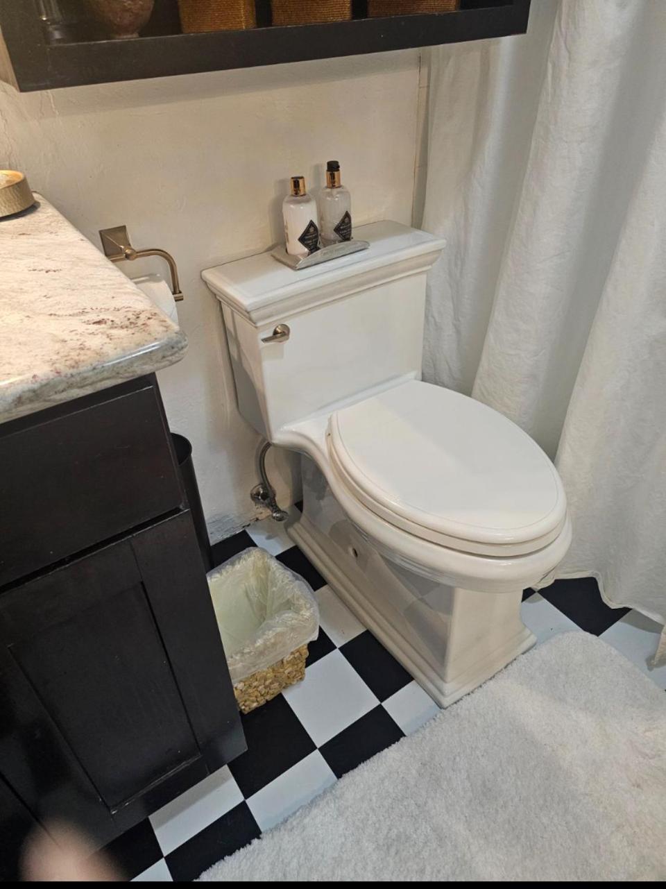 Perfect Inside Downtown Location! Romantic 1300 Ft, 4 Blocks Or 396 M, To Ajax Or Mountain *