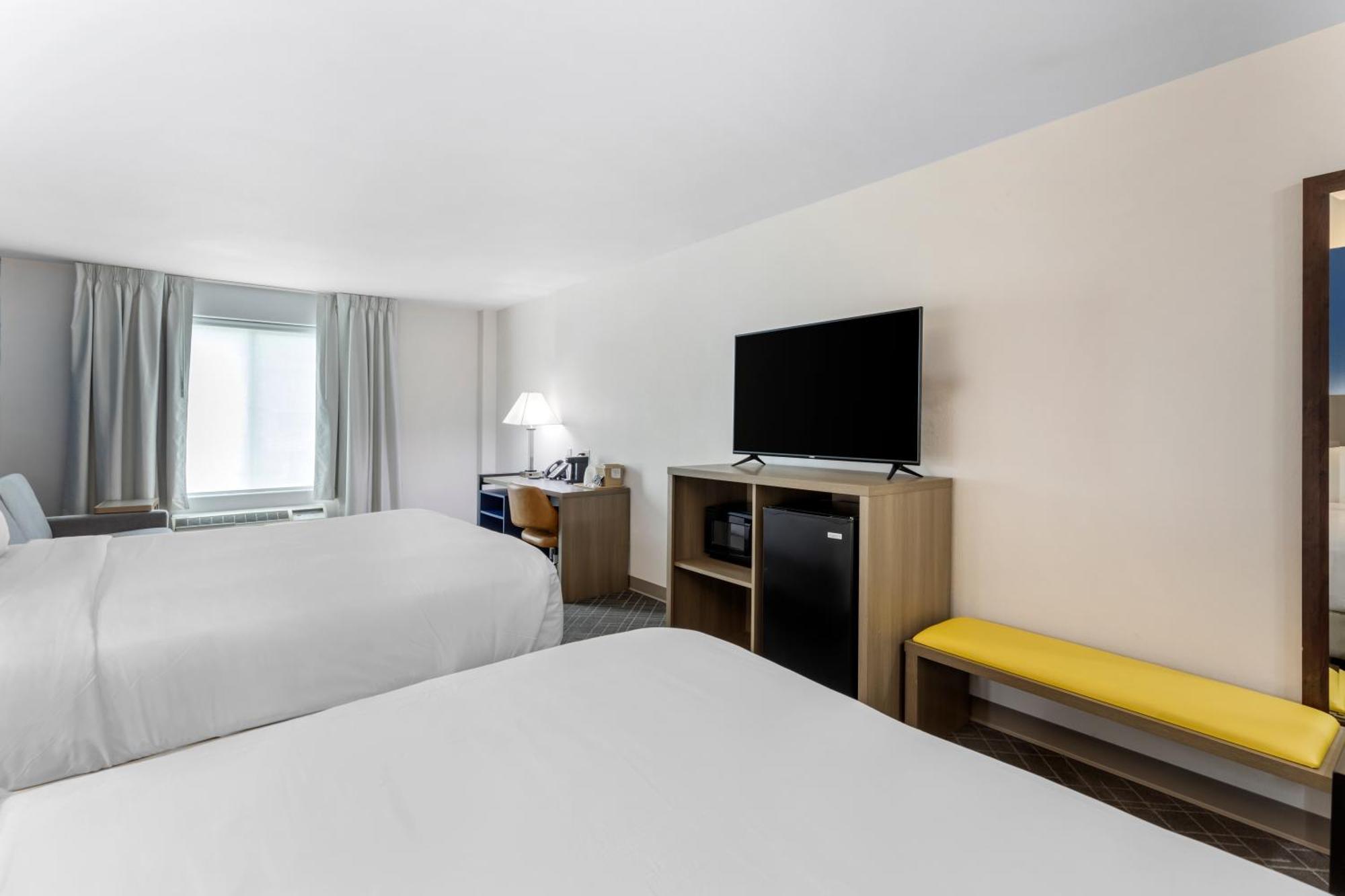 Hotel Comfort & On The River 3*