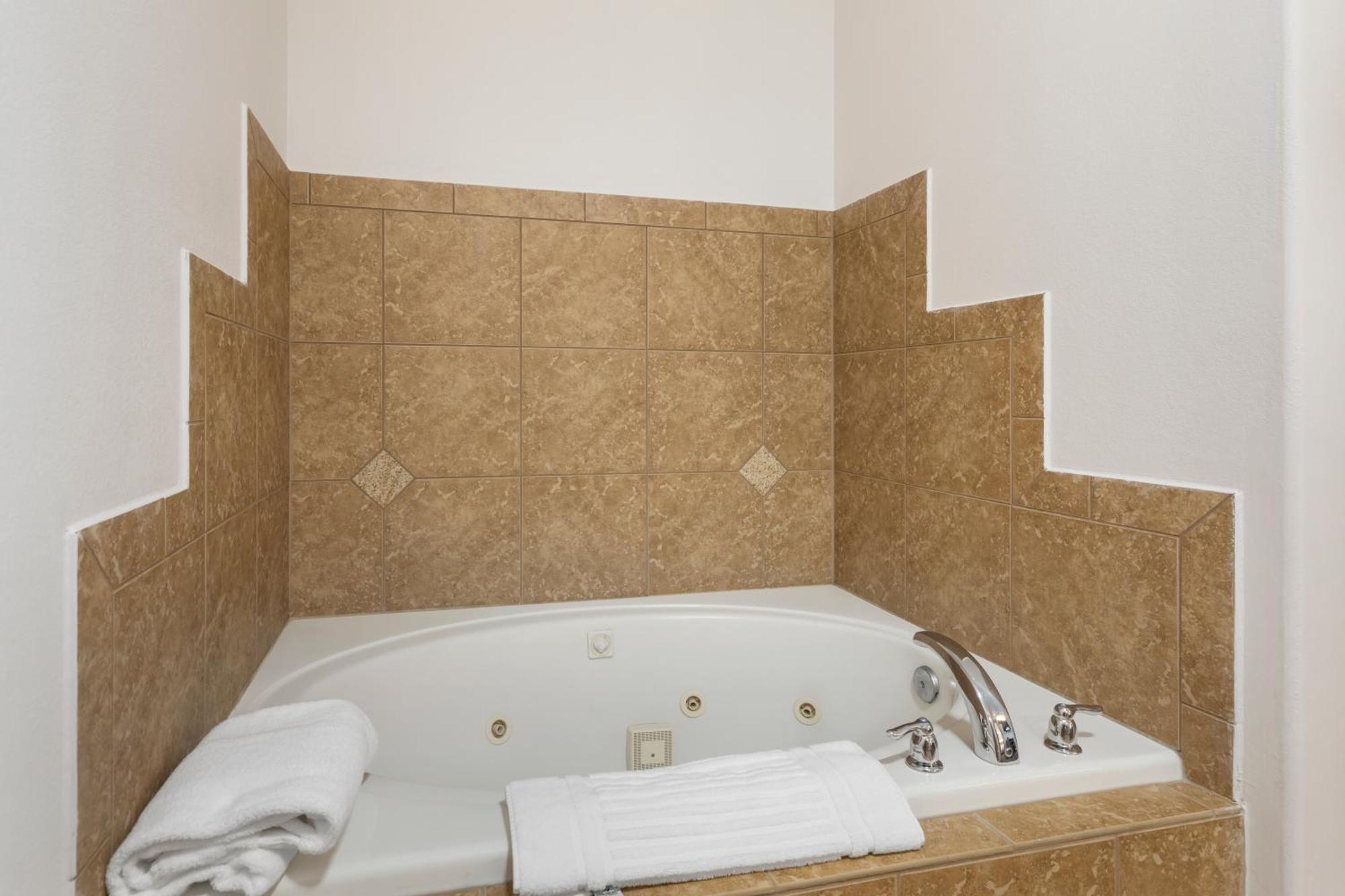 Hotel Comfort & On The River Glenwood Springs