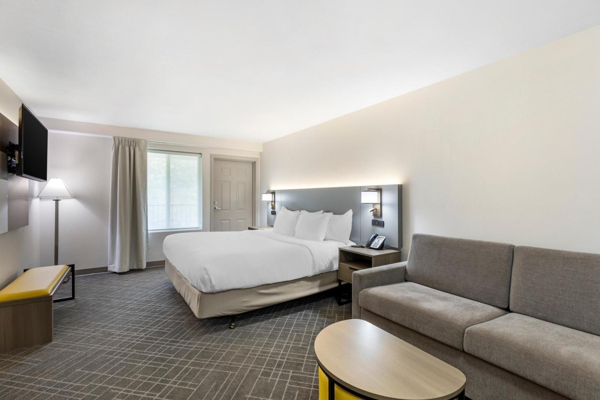 Comfort & On The River Hotel 3*