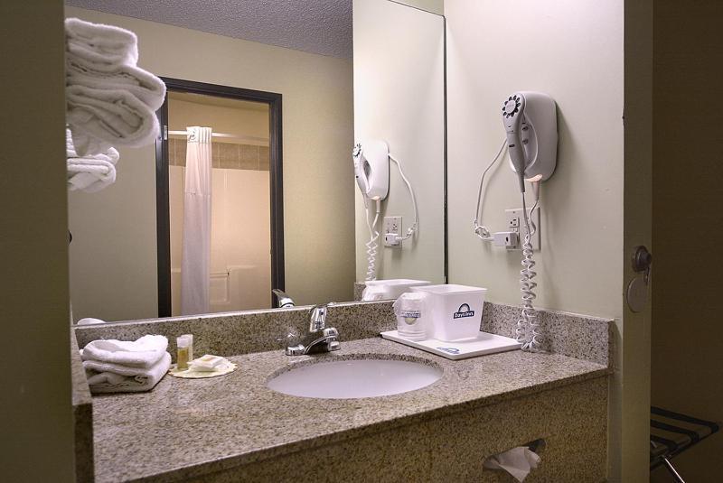 Days By Wyndham Hotel