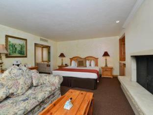Western Antlers At Hotel 3*
