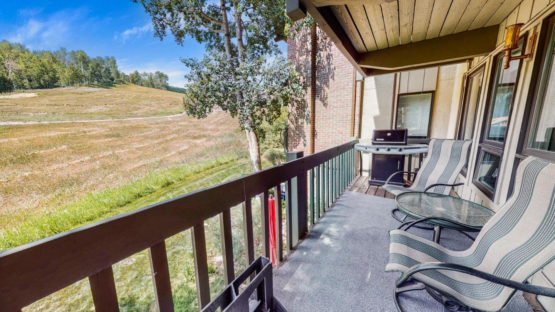 Interlude 2-bedroom Unit 205 Holiday home Snowmass Village