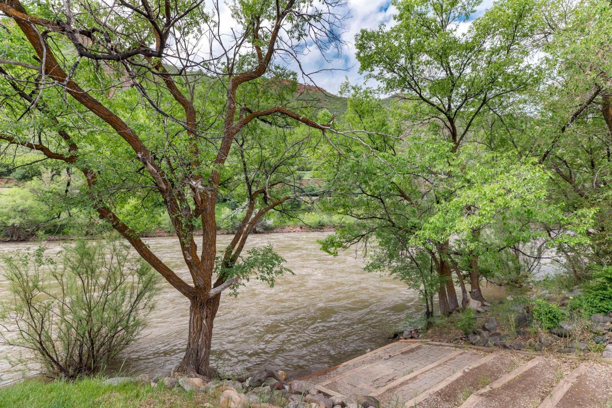 Comfort & On The River