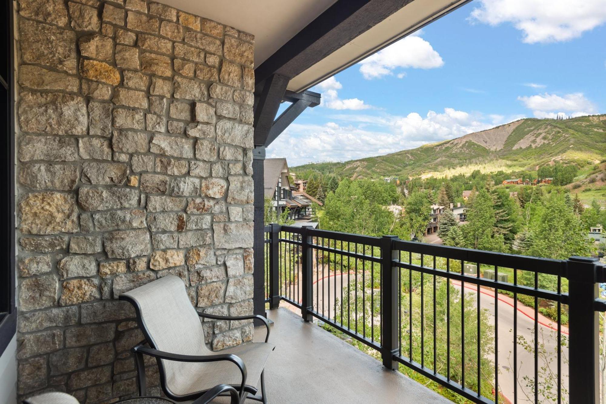 Holiday home Scenic Slopeside Haven The Gem *