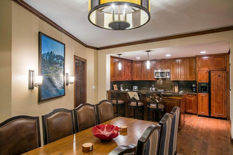 The Ritz-carlton Club, 3 Bedroom 8208, Ski-in & Ski-out In Highlands *