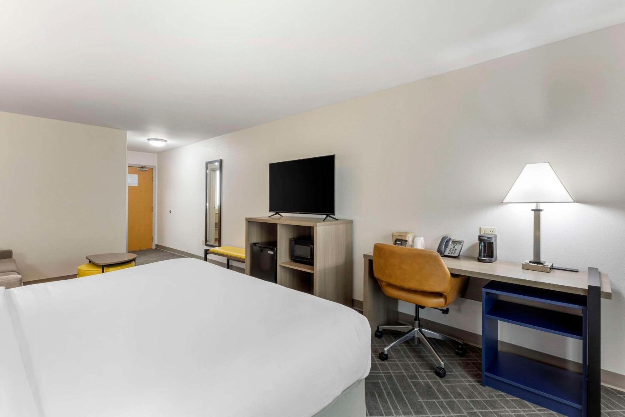 Hotel Comfort & On The River