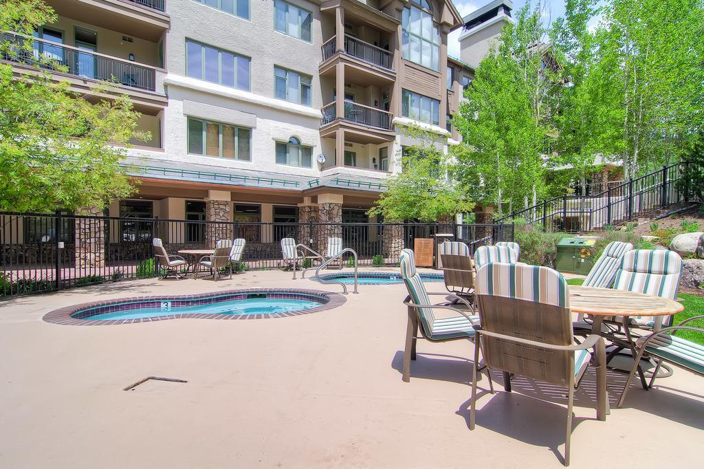 Highlands Slopeside By East West Apartment