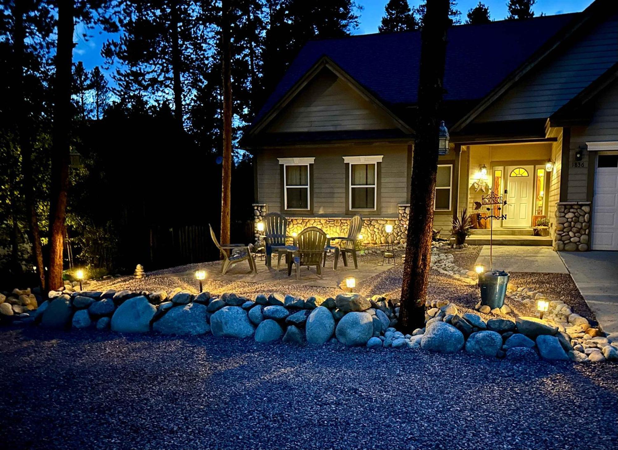 New Listing Peaceful 4bd In The Woods *