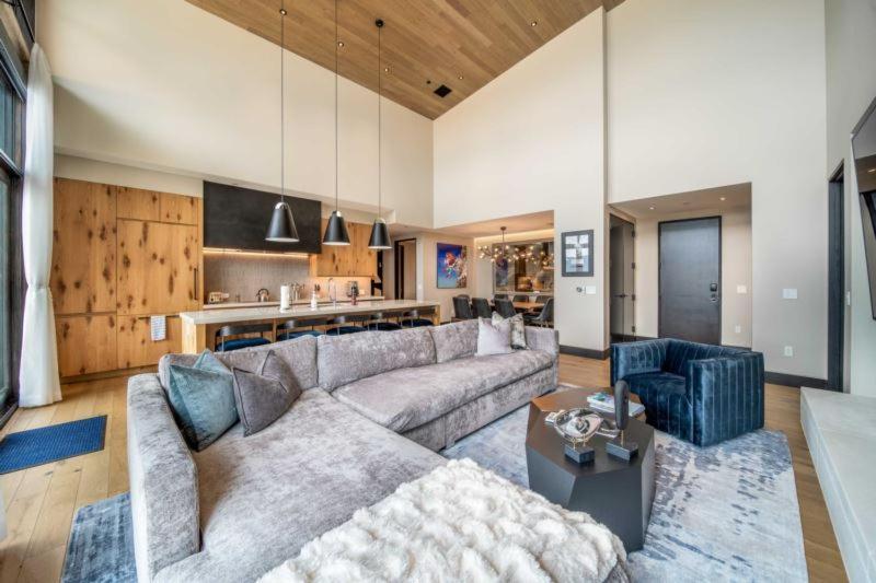 One Snowmass East 703 By Snowmass Mountain * Snowmass Village