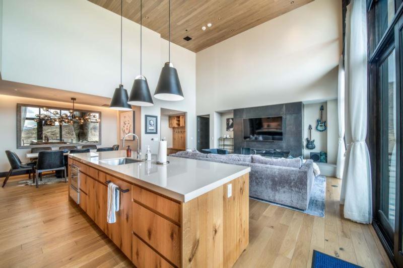 Apartment One Snowmass East 703 By Snowmass Mountain *