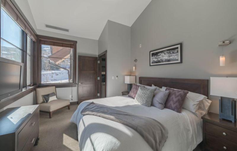 Hayden 2304 By Snowmass Mountain