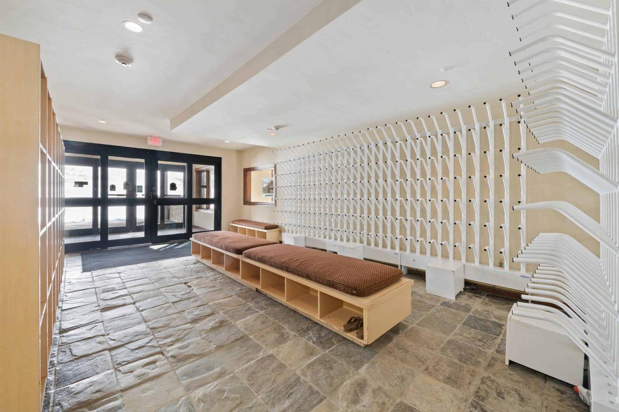 Highlands 402 By East West Hospitality Apartment *
