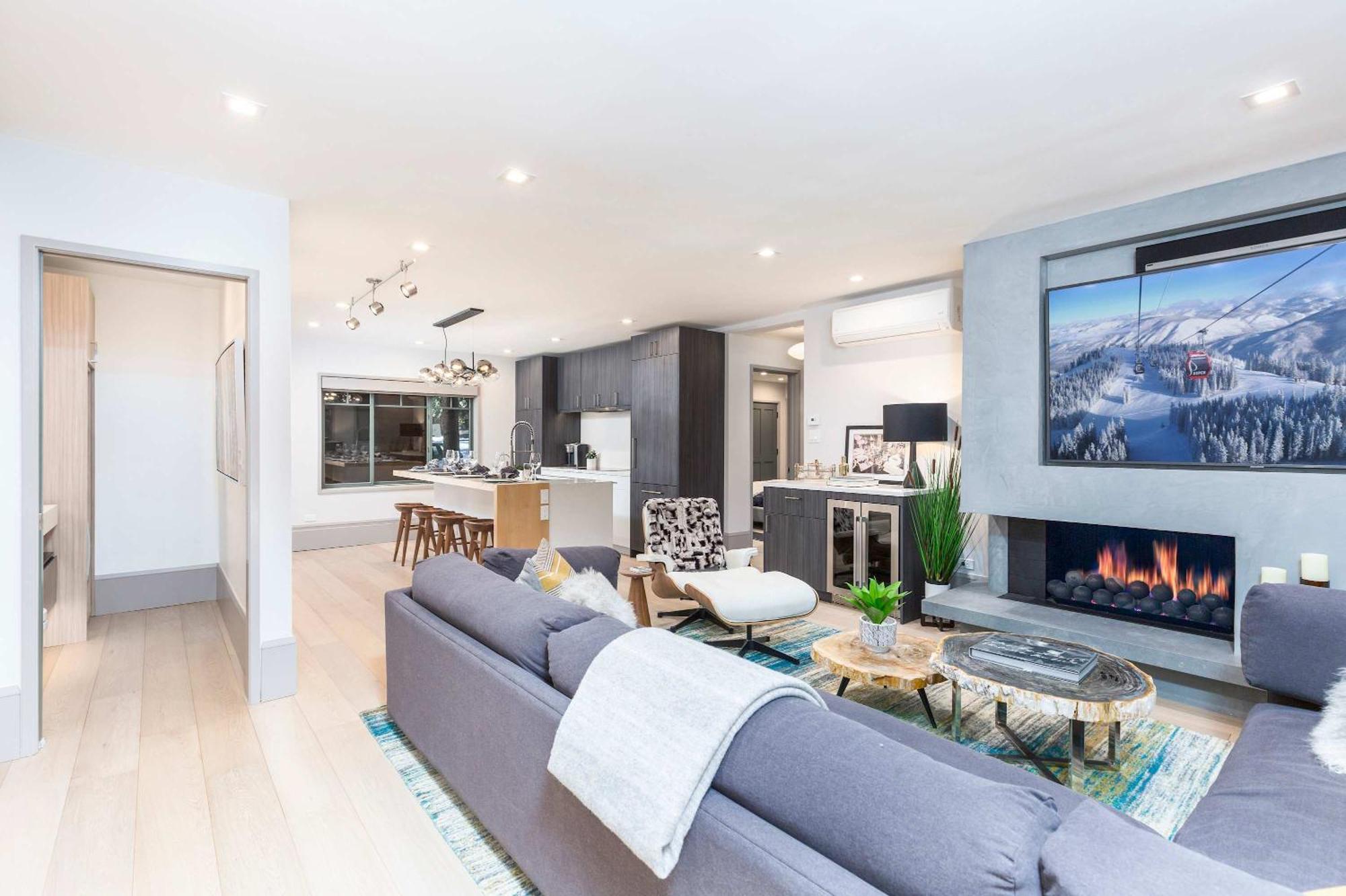 New 2 Bedroom 2 And A Half Bath - Luxurious Mountain Modern! Holiday home *