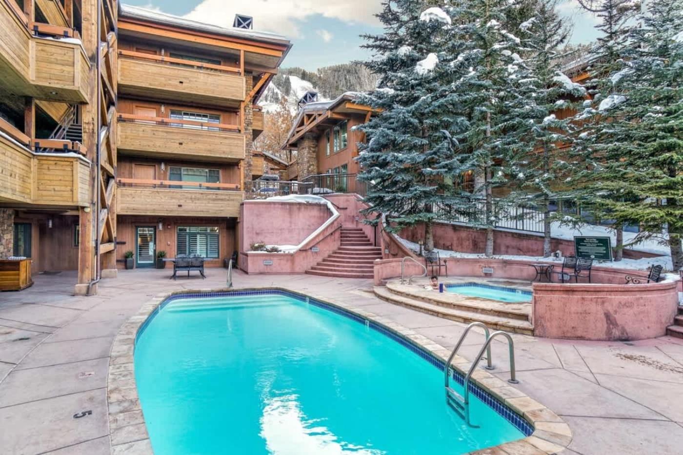 New 2 Bedroom 2 And A Half Bath - Luxurious Mountain Modern! *