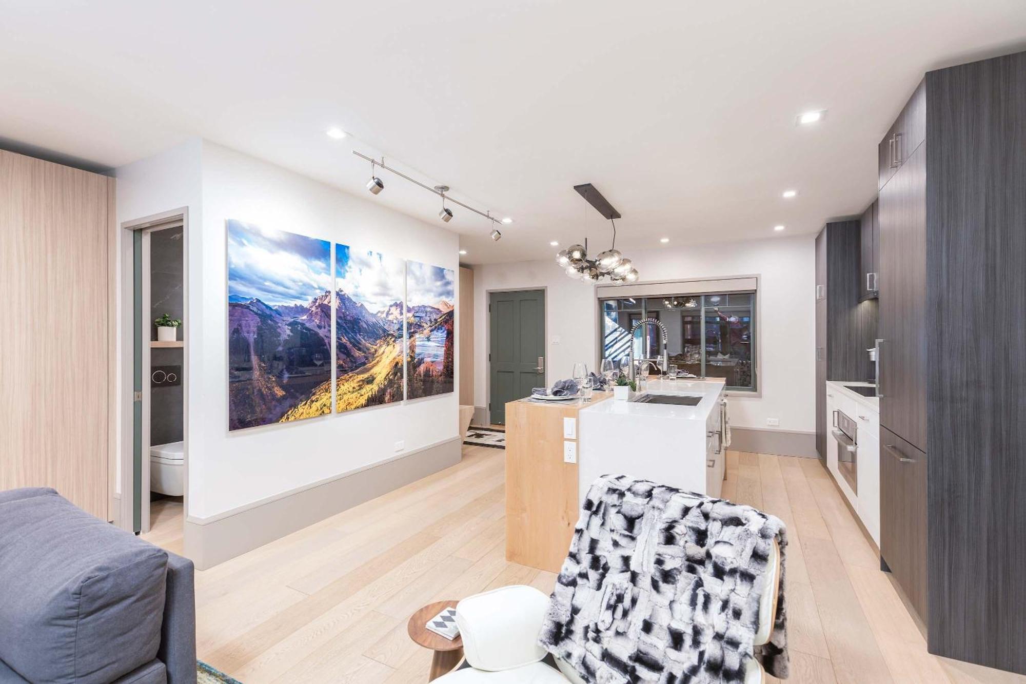New 2 Bedroom 2 And A Half Bath - Luxurious Mountain Modern! *
