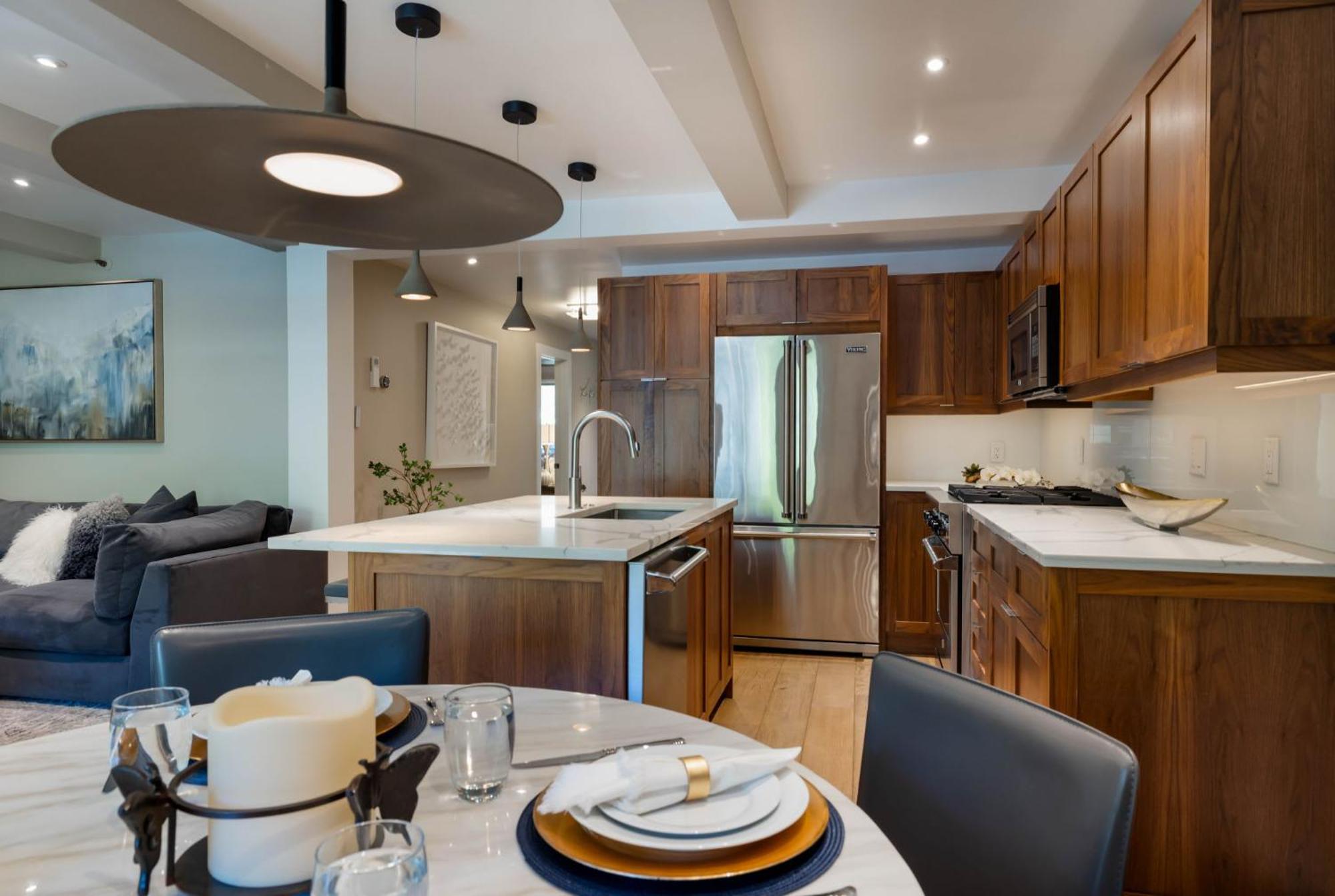 Luxurious 2 Bedroom 2 Ba - Core *