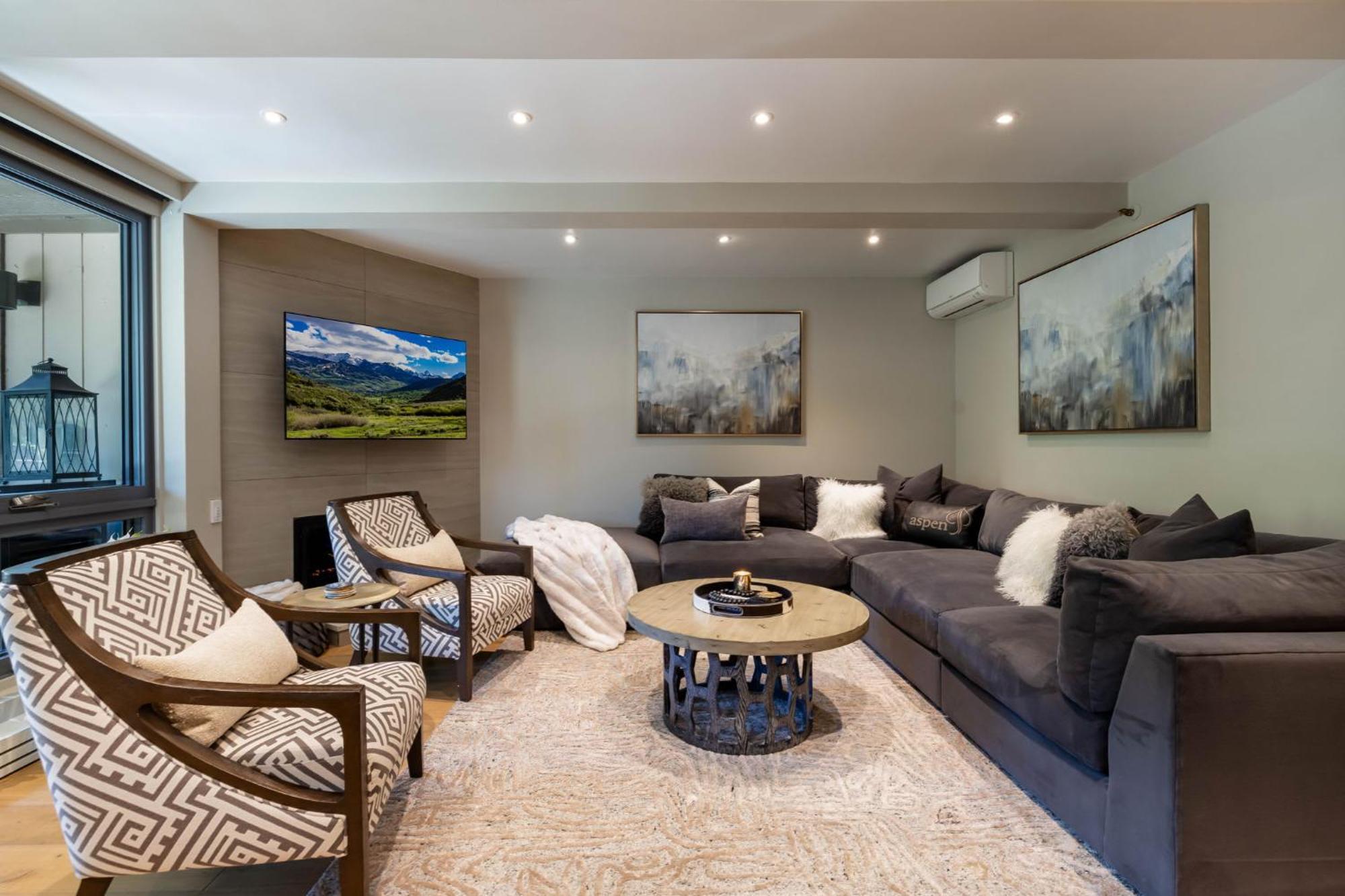 Luxurious 2 Bedroom 2 Ba - Core *