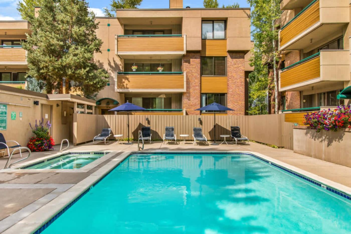 Holiday home Riverfront 2 Bedroom - Steps To Town - Pool & Hot Tub Aspen