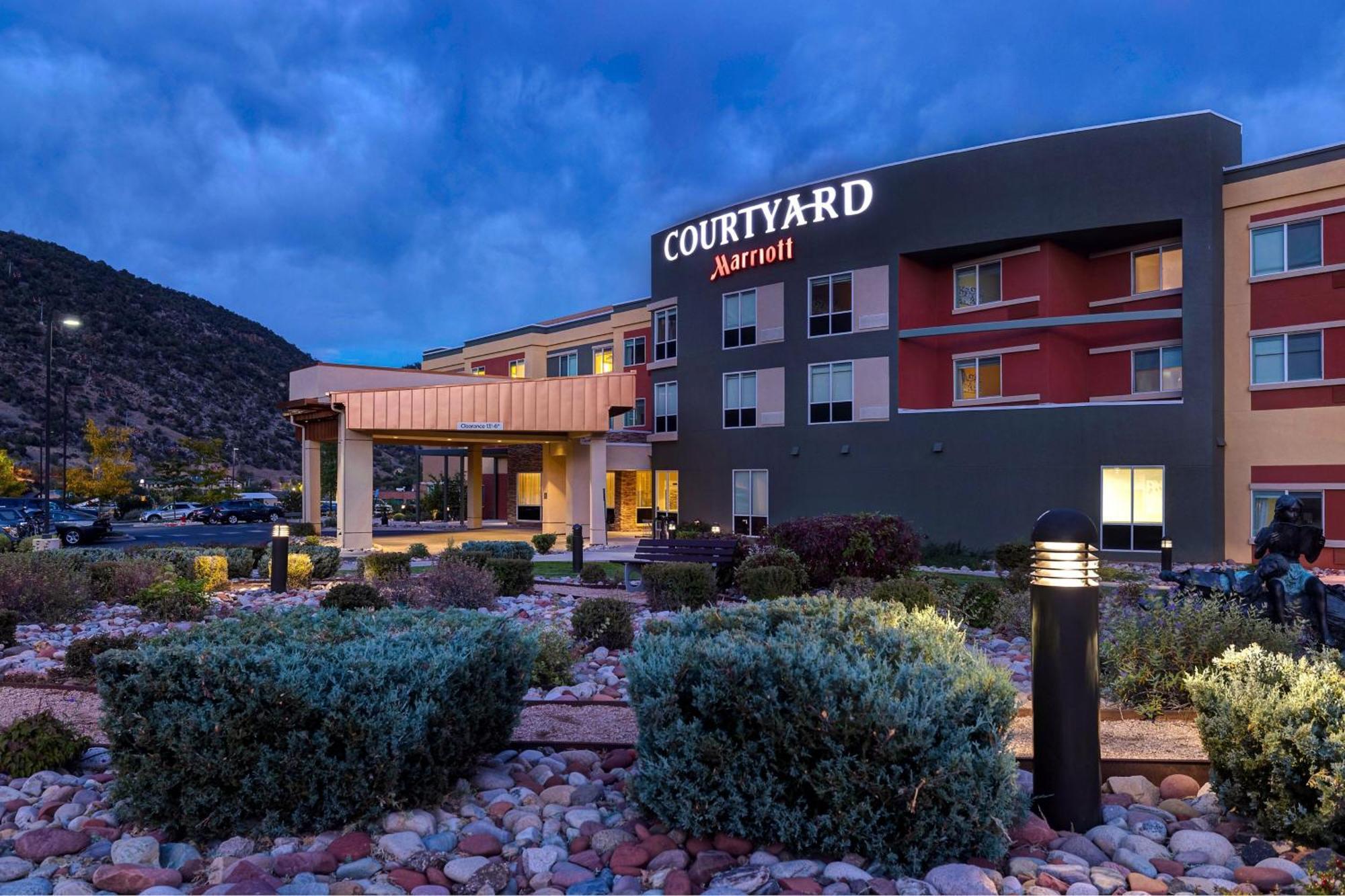 Courtyard By Marriott Hotel 3*
