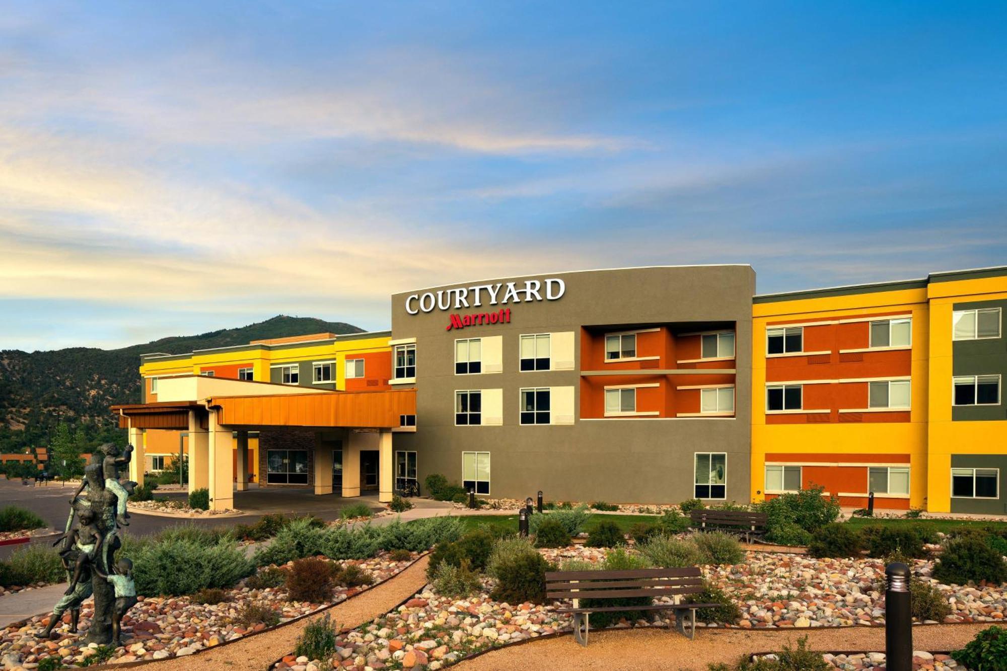 Courtyard By Marriott Glenwood Springs