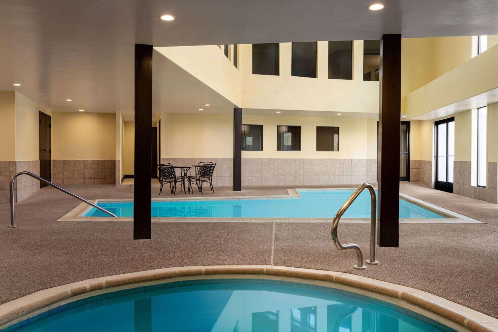 Days By Wyndham Hotel 2*
