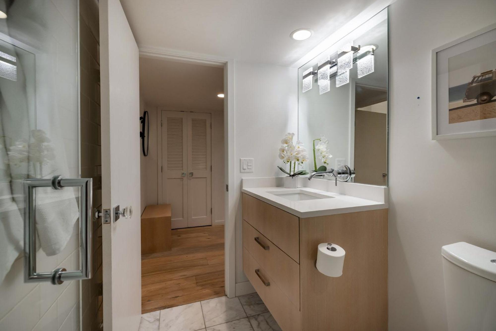 Renovated 2 Bedroom Ski-in Out Aspen
