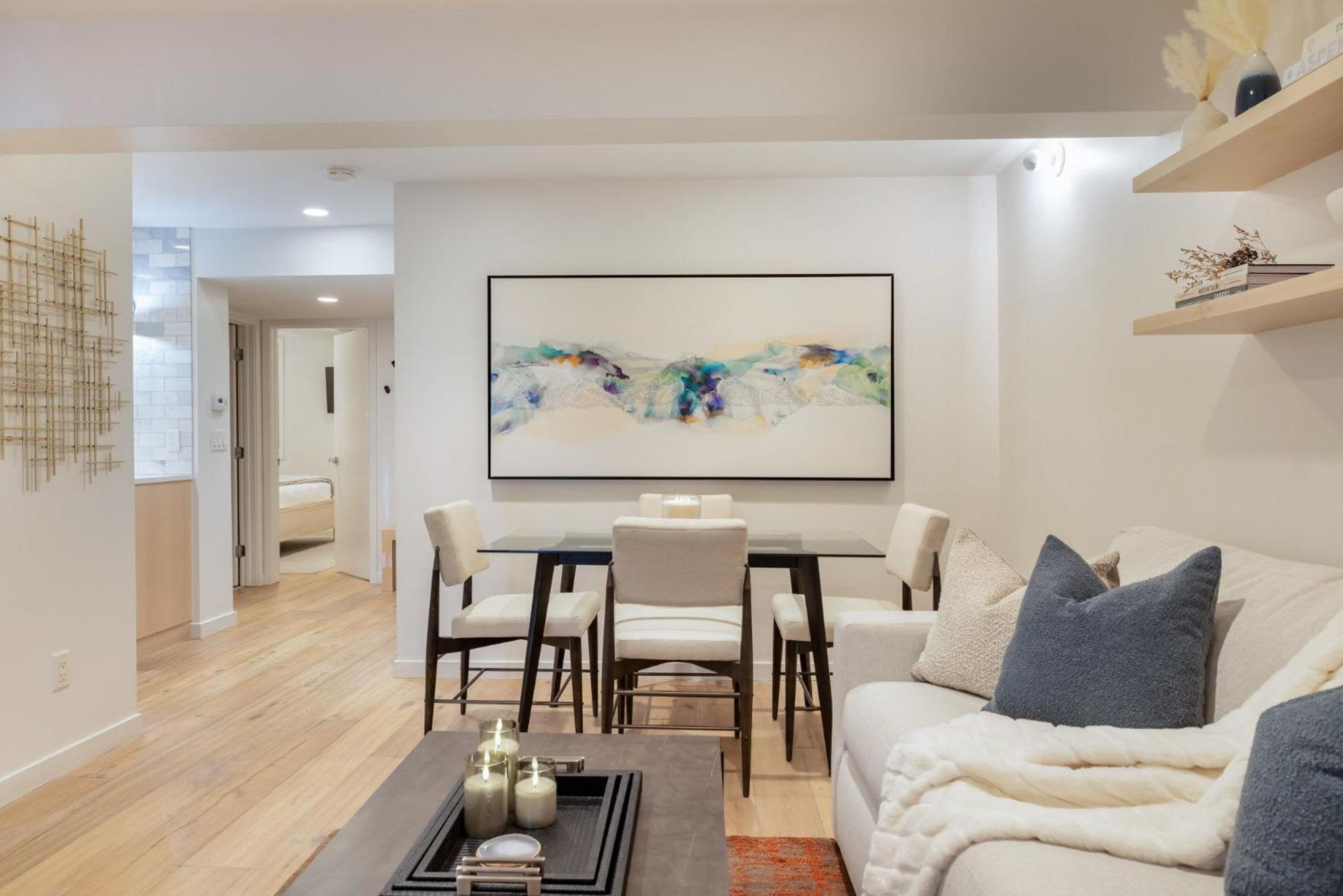 Renovated 2 Bedroom Ski-in Out Apartment
