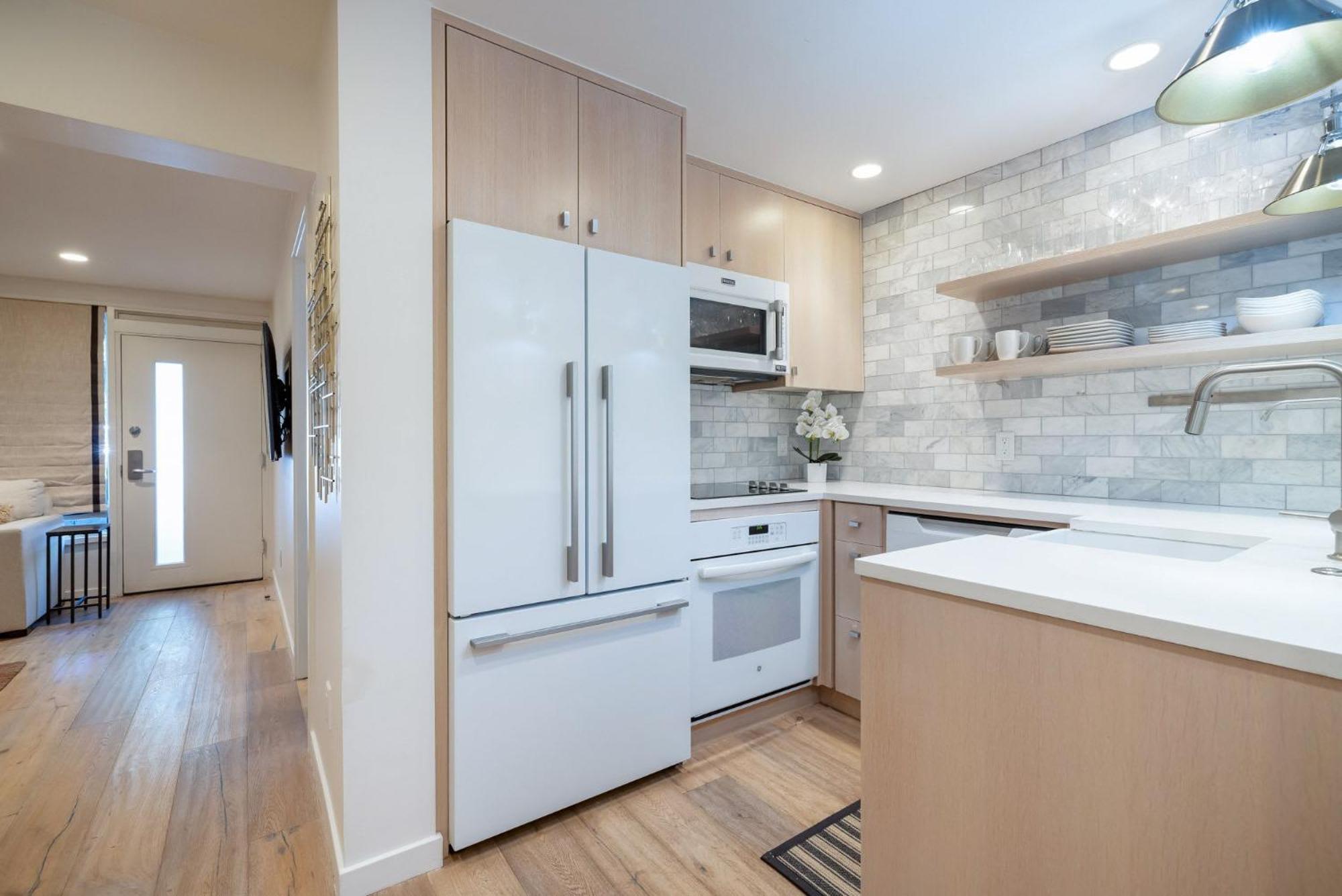 Apartment Renovated 2 Bedroom Ski-in Out